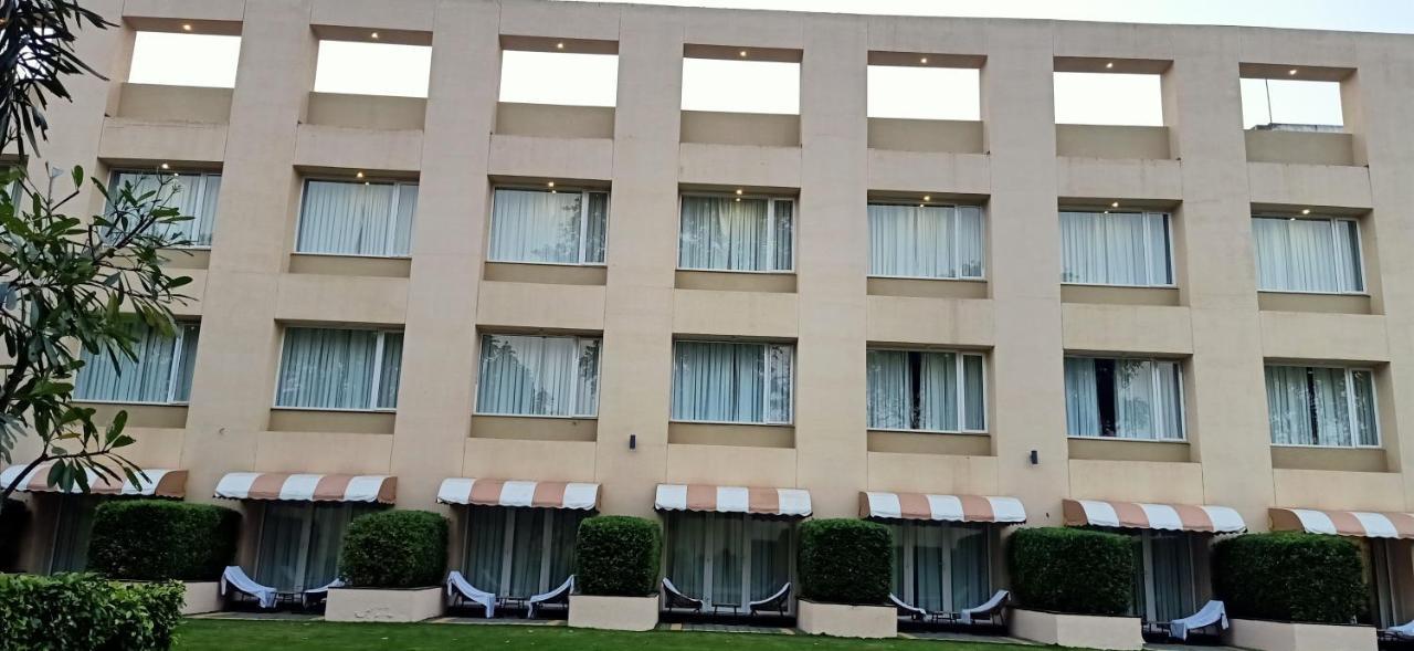 Hotel The Arindum Katni Екстер'єр фото